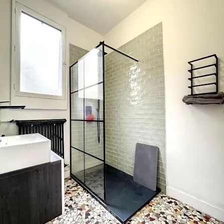 - Le Point Carre * Troyes